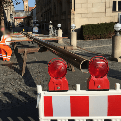 Kirchweihbaum der fürther Kirchweih wird vorbereiten